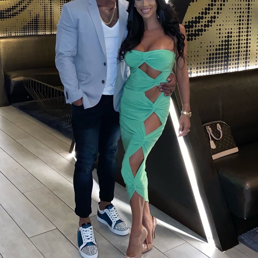 GREEN CUT OUT/KNOT DETAIL DRESS